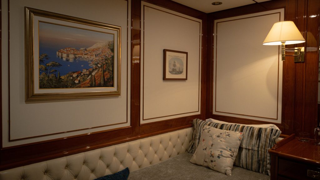 Galileo superyacht guest cabin with twin beds 2