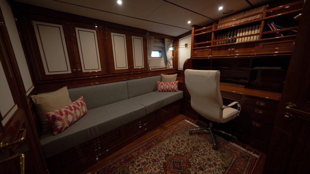 Galileo superyacht master cabin 3