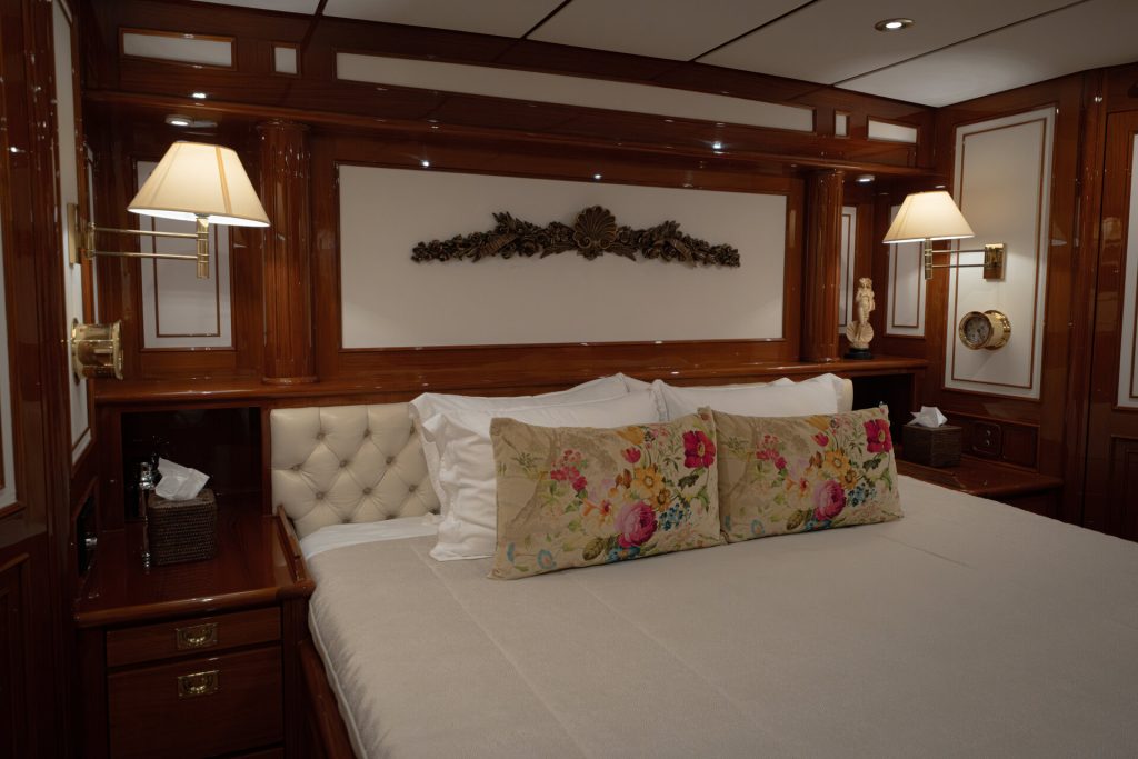 Galileo superyacht master cabin 7